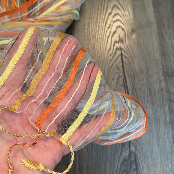 Women’s Scarf - Picture 2 of 2